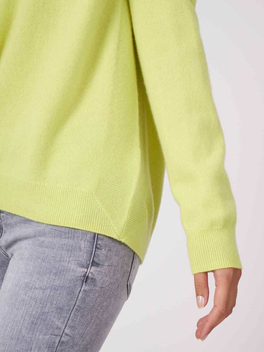 Bio-Kaschmir-Pullover mit tiefem, geripptem V-Ausschnitt image number 0
