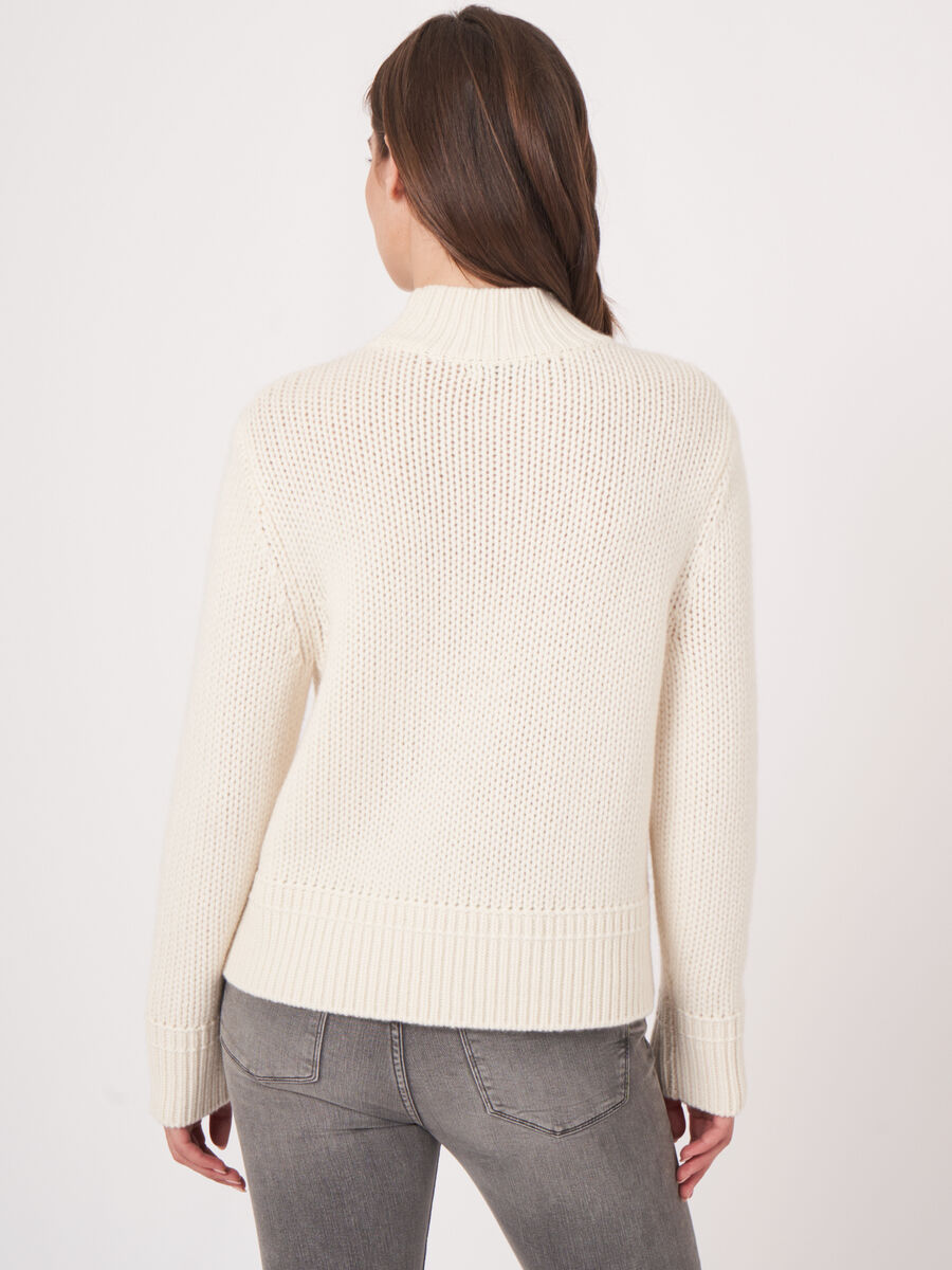 Chunky knit cashmere sweater with stand collar