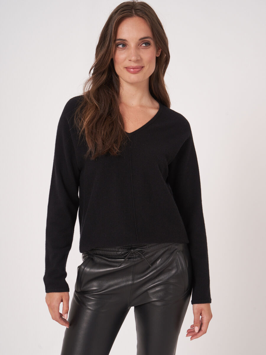V-neck cashmere sweater with batwing sleeves image number 0