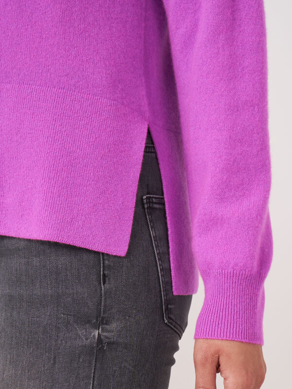 Pull en cachemire biologique avec ourlet c&ocirc;tel&eacute; image number 25