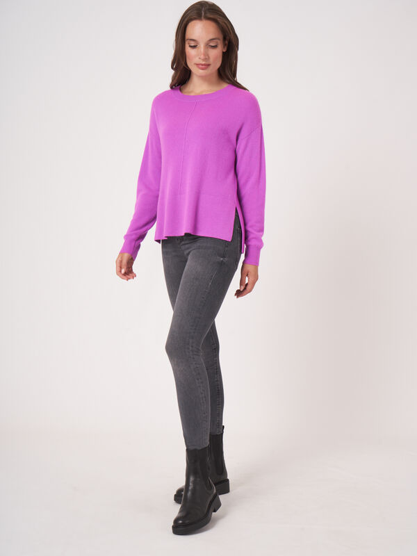 Pull en cachemire biologique avec ourlet c&ocirc;tel&eacute; image number 26