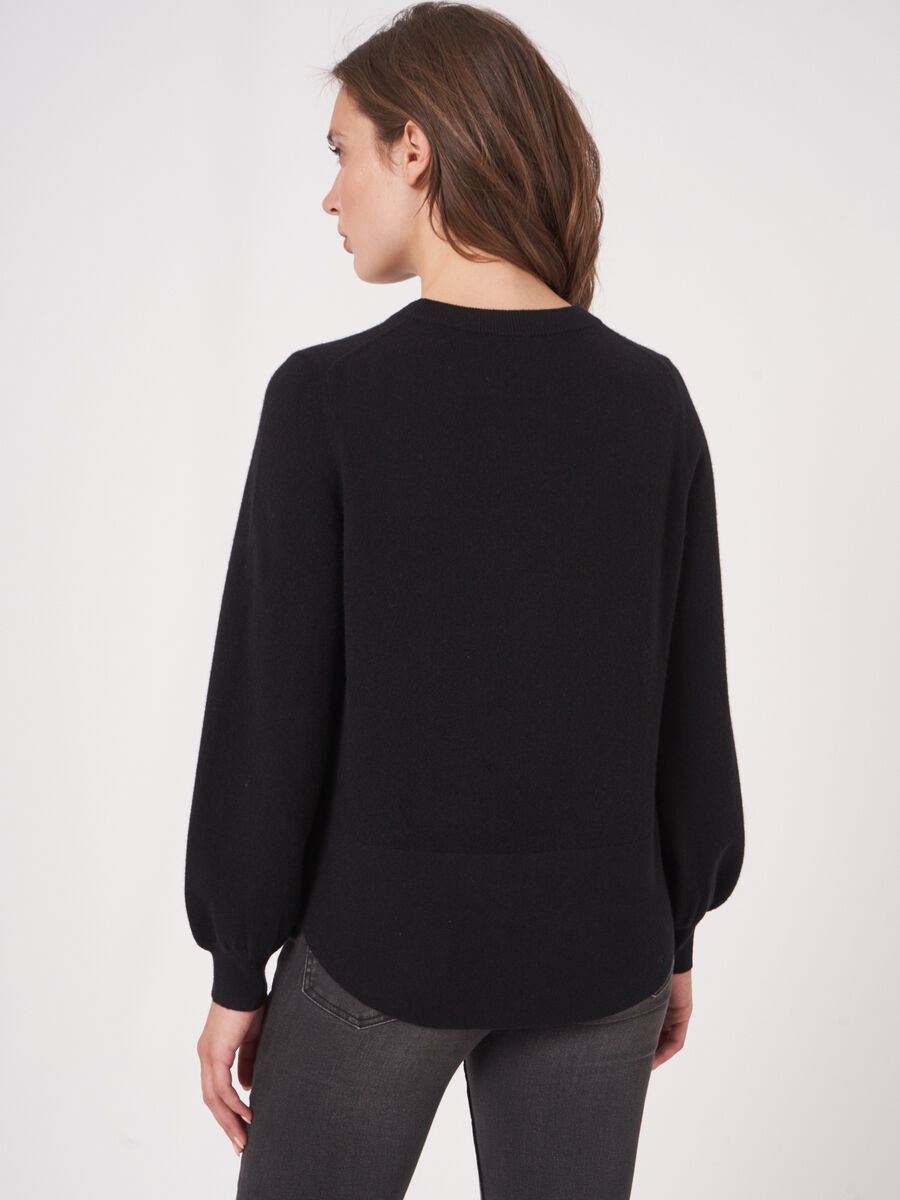 Cashmere sweater with puff sleeves and ribbed hem