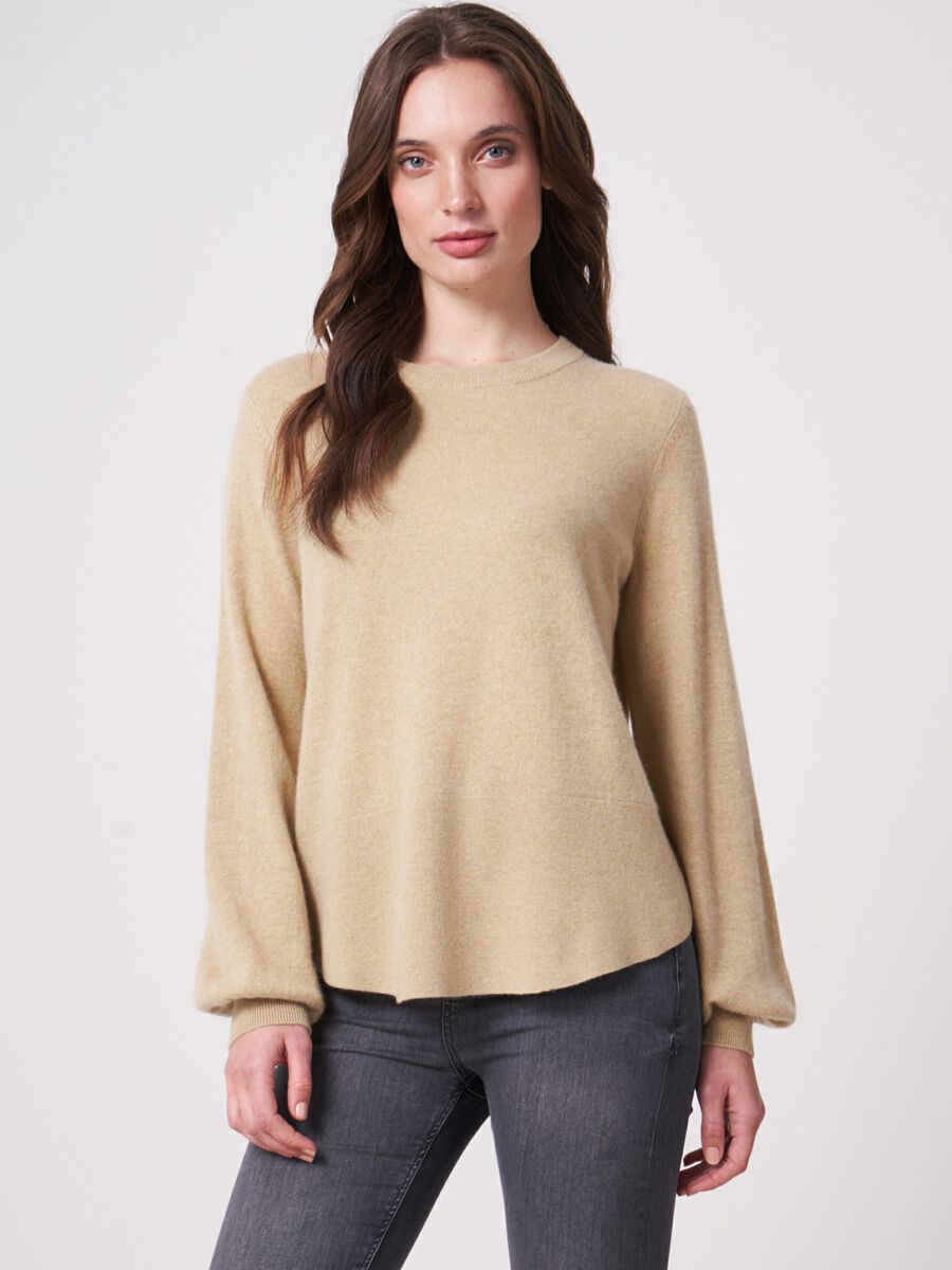 Cashmere sweater with puff sleeves and ribbed hem image number 1