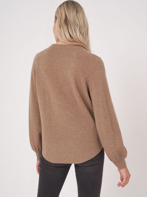 Cashmere sweater with puff sleeves and ribbed hem