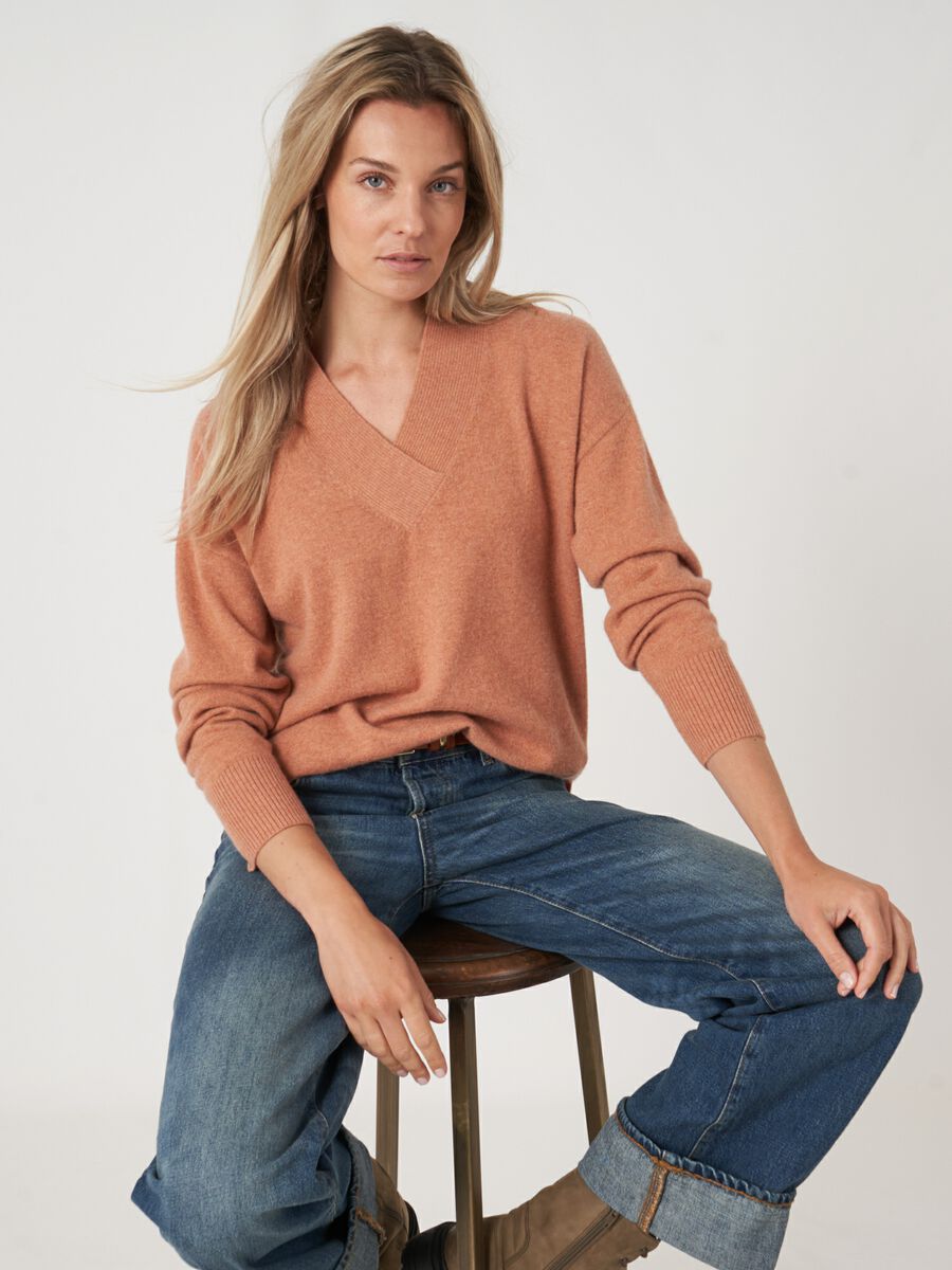 Deep V-neck cashmere sweater image number 0