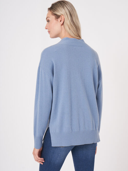 Cashmere trui met diepe V-hals