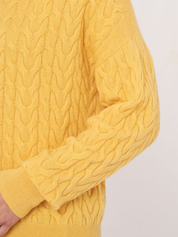 Fine knit cashmere sweater with cable pattern image number 3