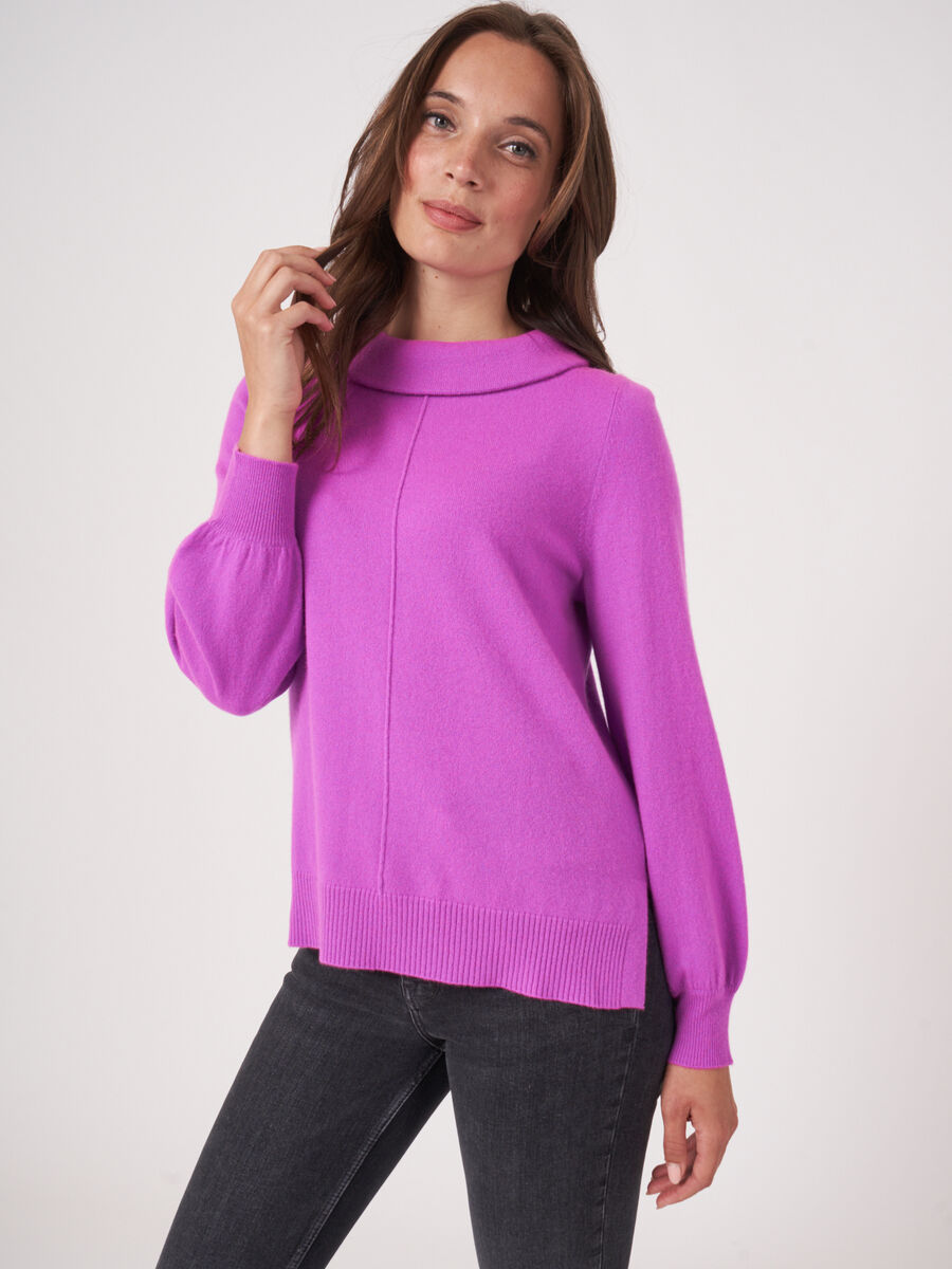 Cashmere sweater with Audrey Hepburn style boat neck collar image number 0