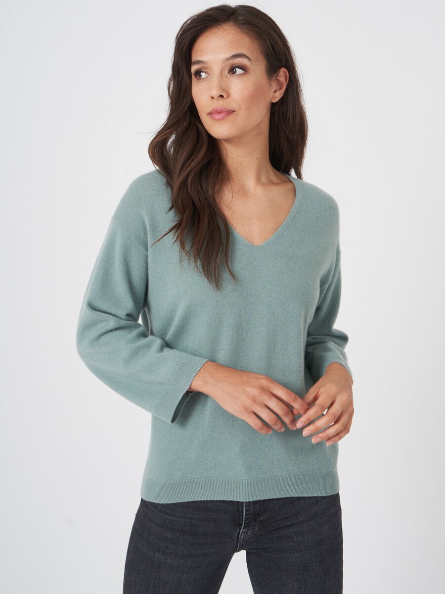 V-neck 3/4 sleeve cashmere sweater image number 0