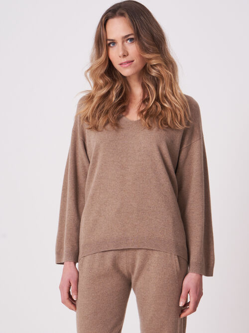 V-neck 3/4 sleeve cashmere sweater