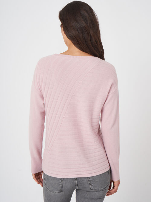 Cashmere trui met diagonaal breisel