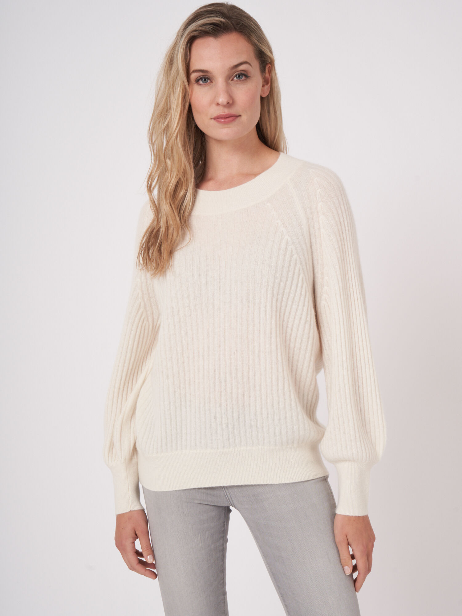 Geribde cashmere trui met pofmouwen