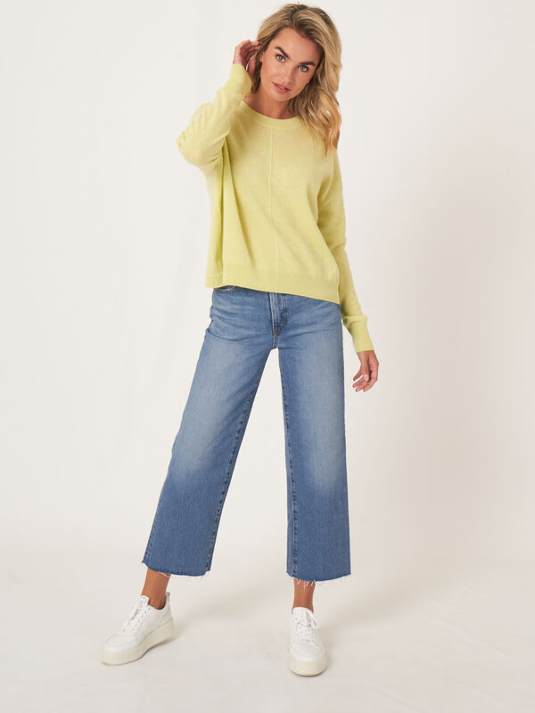 Casual trui van biologisch cashmere met knoopsluiting op de rug  image number 6
