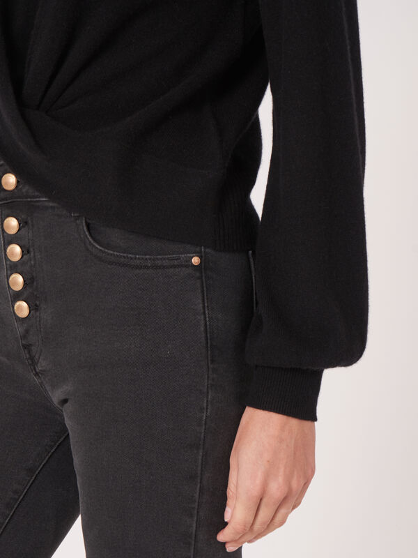 Bio-Kaschmir-Pullover mit gedrehtem Saum image number 4