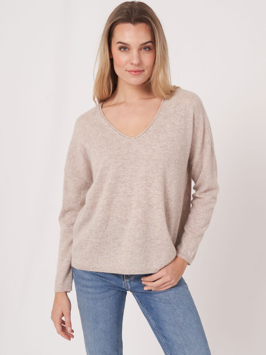 Oversized organic cashmere V-neck sweater image number 0