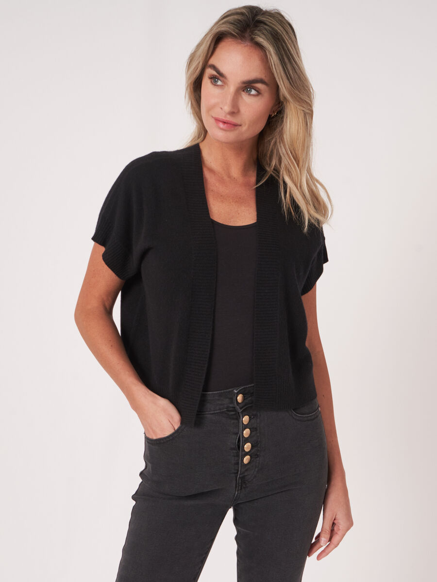 Cropped boxy open front cardigan with ribbed V-neckline at back image number 0