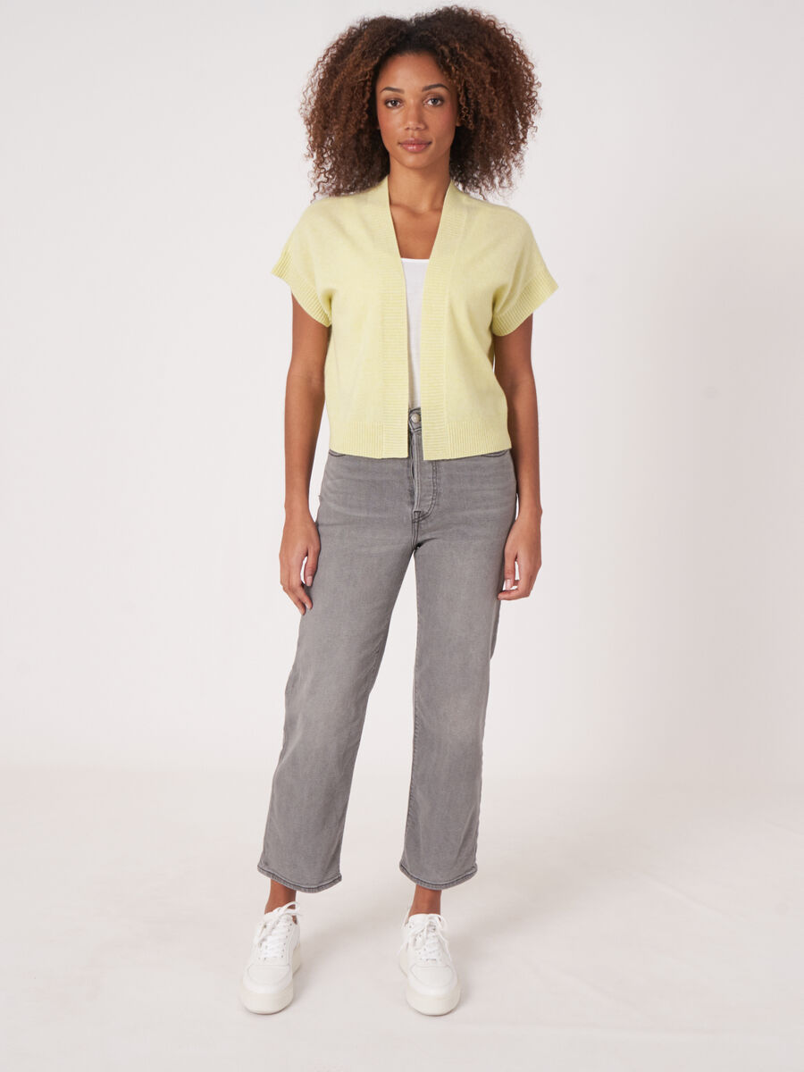 Cropped boxy open front cardigan with ribbed V-neckline at back image number 6