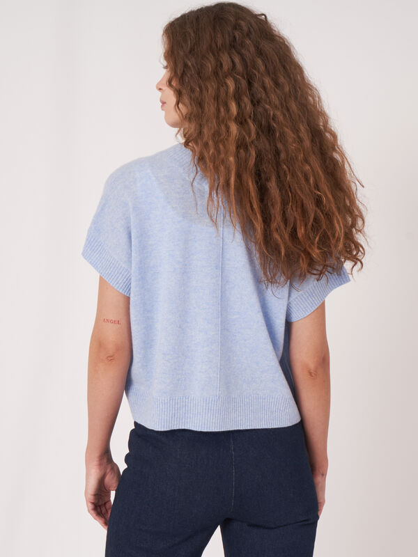 Cardigan court et ouvert à col V sur le dos image number 1