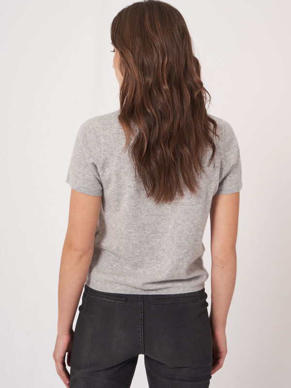 Pull à manches courtes sans coutures en cachemire biologique  image number 1