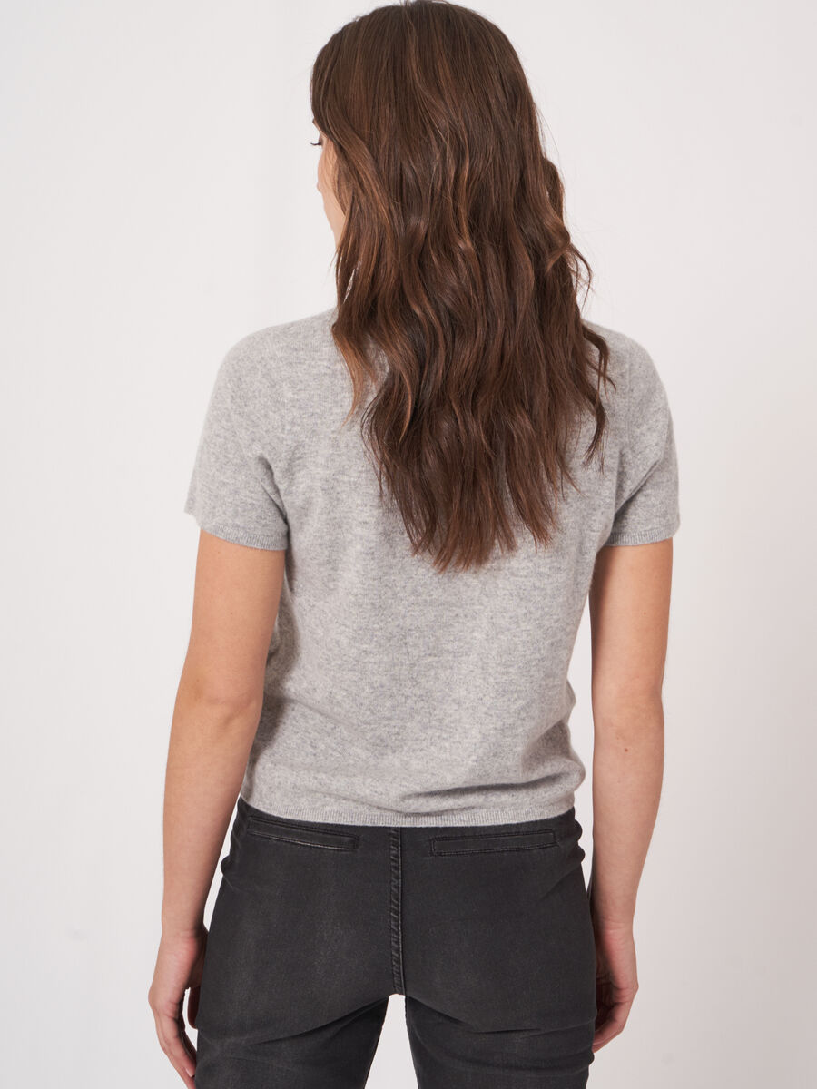 Pull à manches courtes sans coutures en cachemire biologique  image number 1