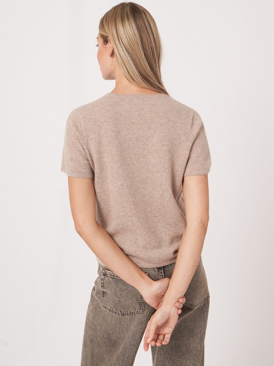 Trui met korte mouw naadloos gebreid van biologisch cashmere image number 1