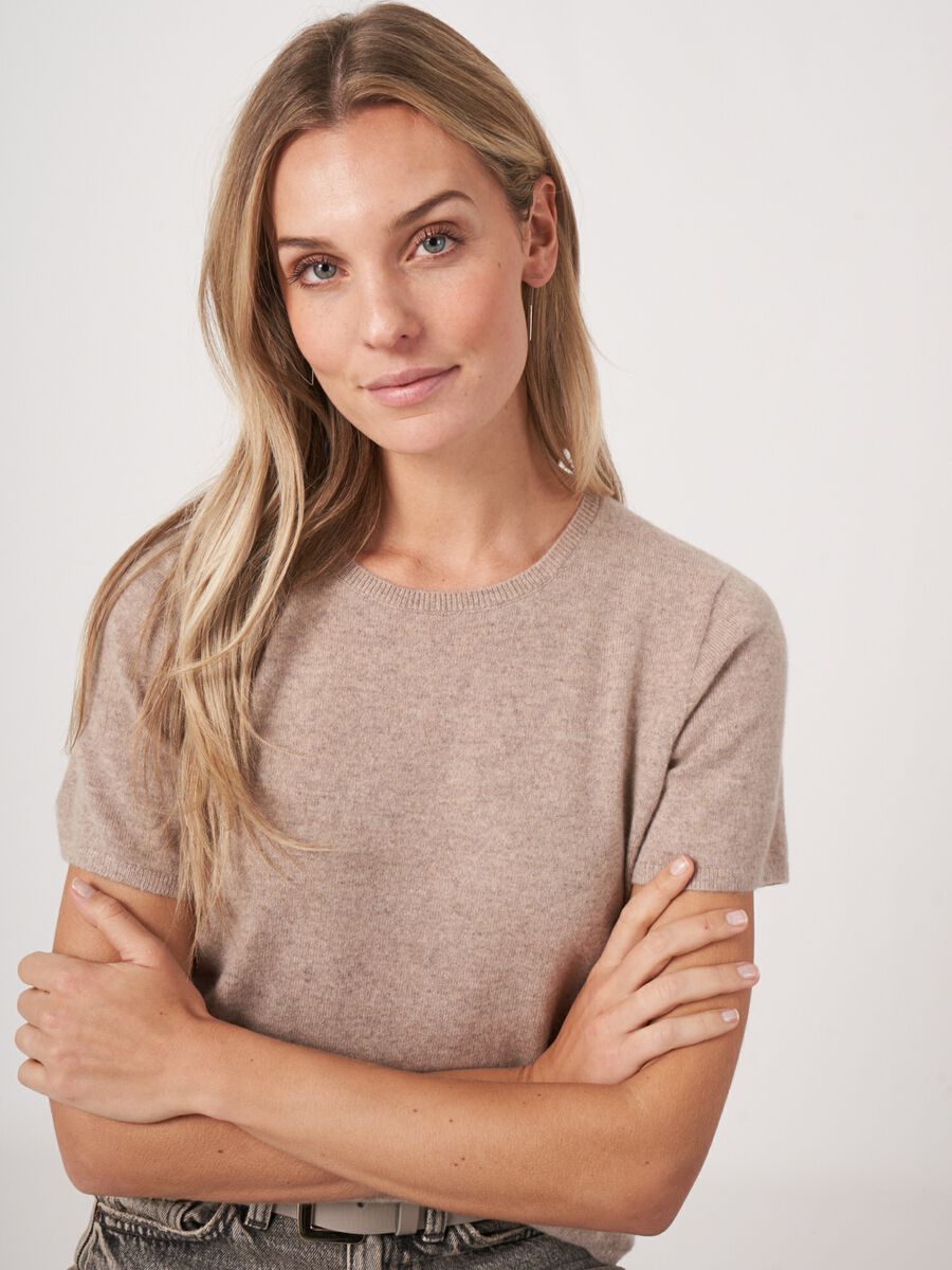 Trui met korte mouw naadloos gebreid van biologisch cashmere image number 2