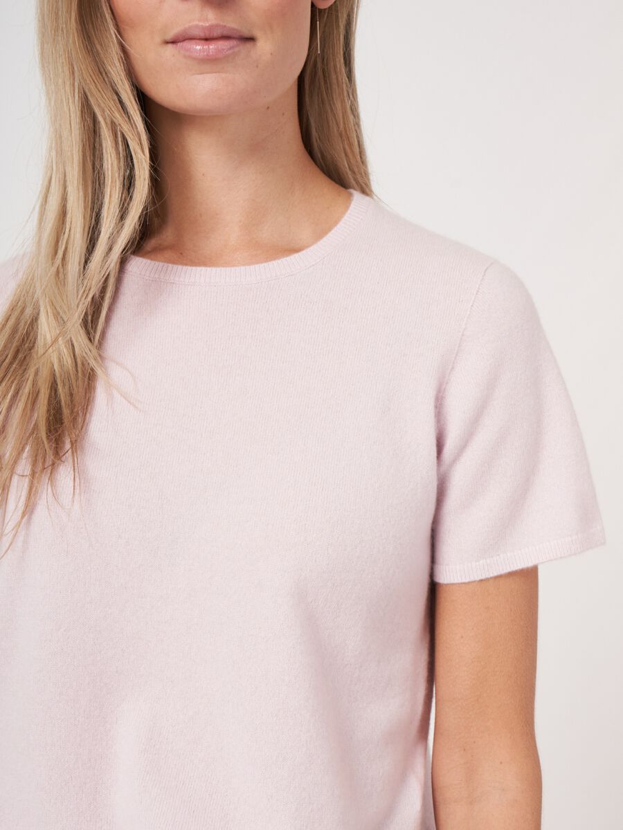 Pull &agrave; manches courtes sans coutures en cachemire biologique  image number 3