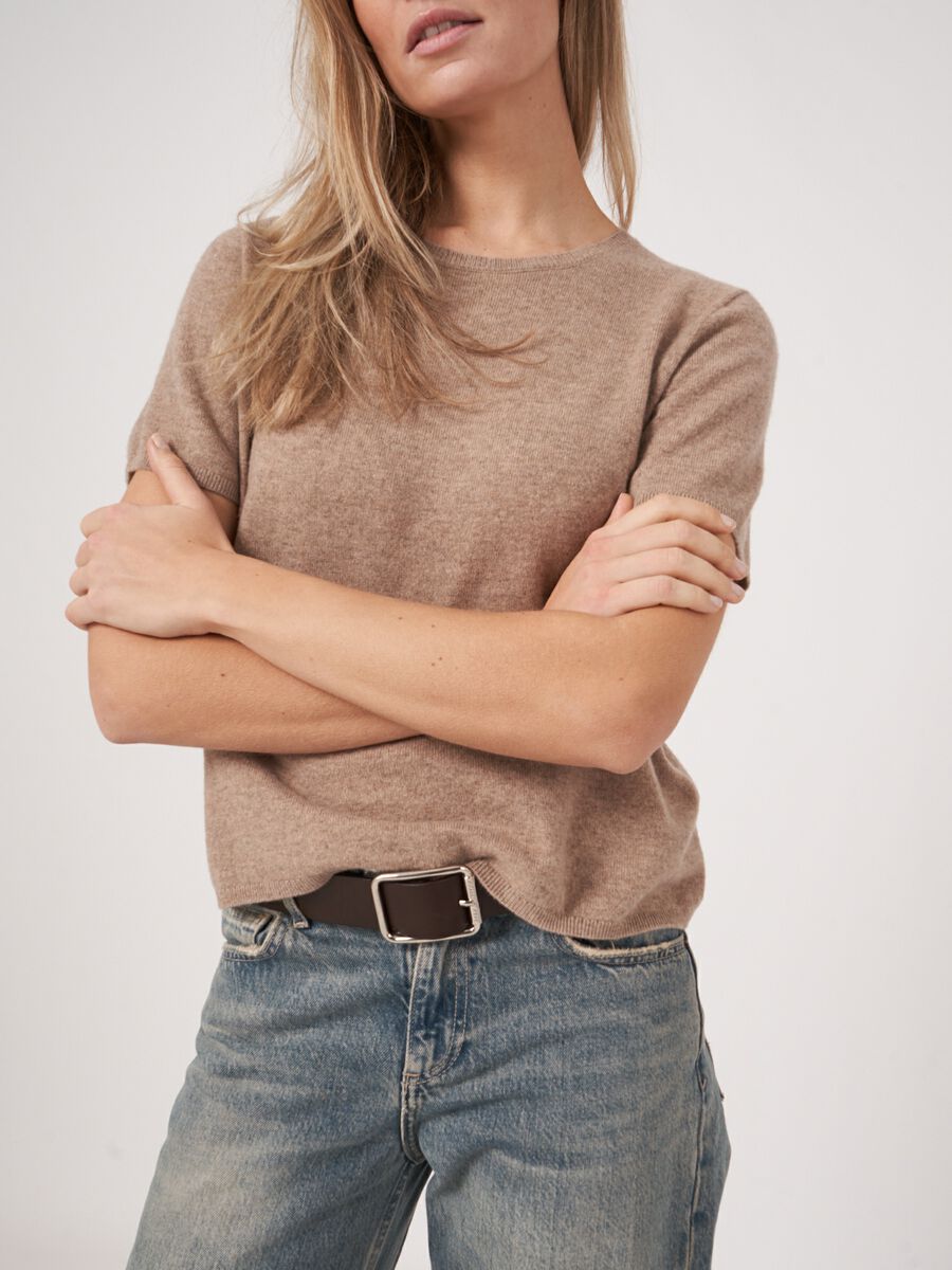 Nahtlos gestricktes Kurz-Armpullover aus Bio-Kaschmir  image number 4