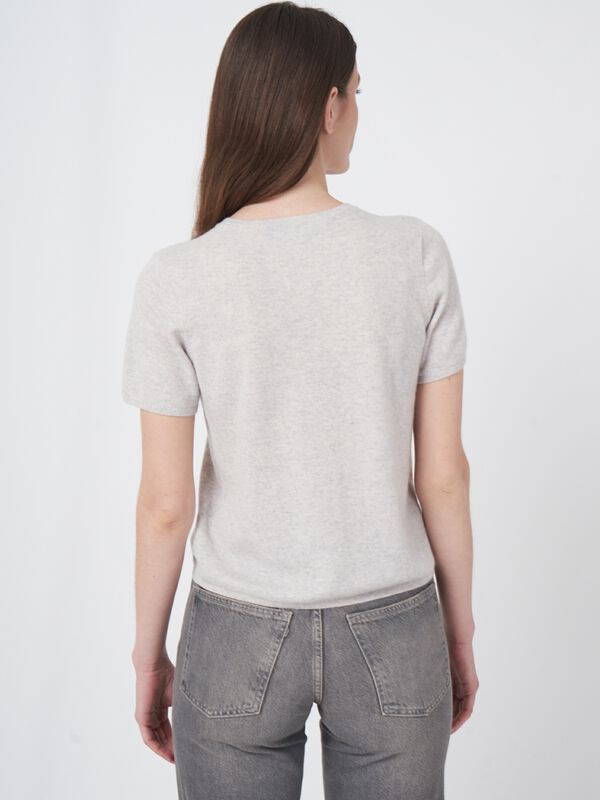 Nahtlos gestricktes Kurz-Armpullover aus Bio-Kaschmir  image number 1