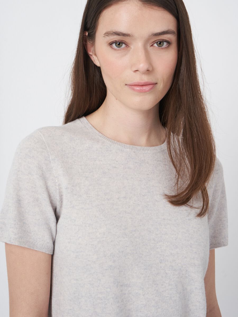 Trui met korte mouw naadloos gebreid van biologisch cashmere image number 2
