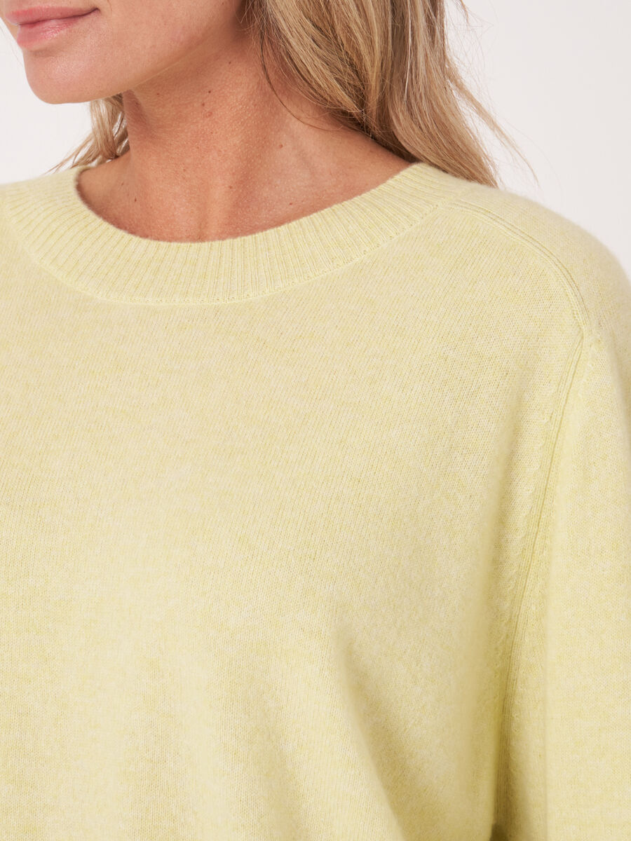 Cropped organic cashmere raglan sweater image number 4