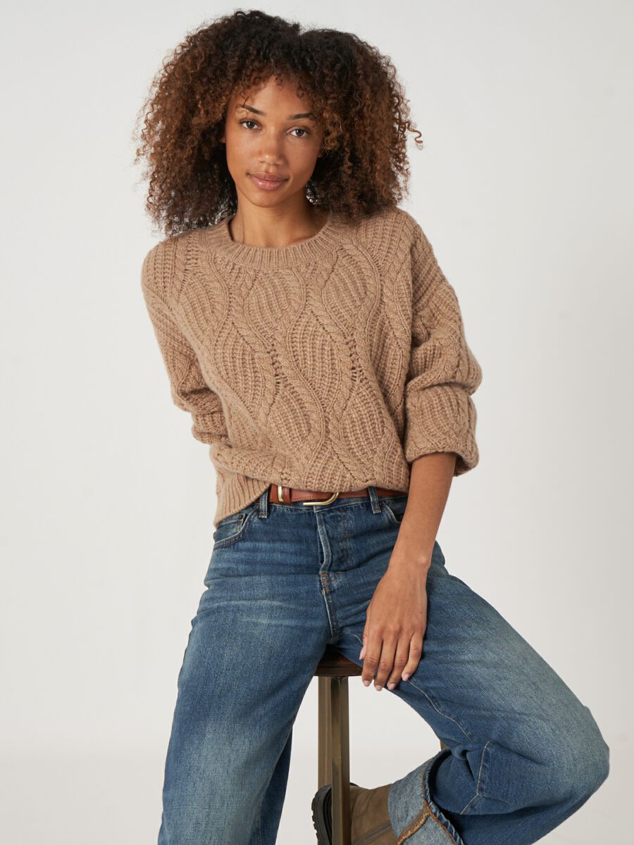 Chunky cashmere cable knit sweater image number 0