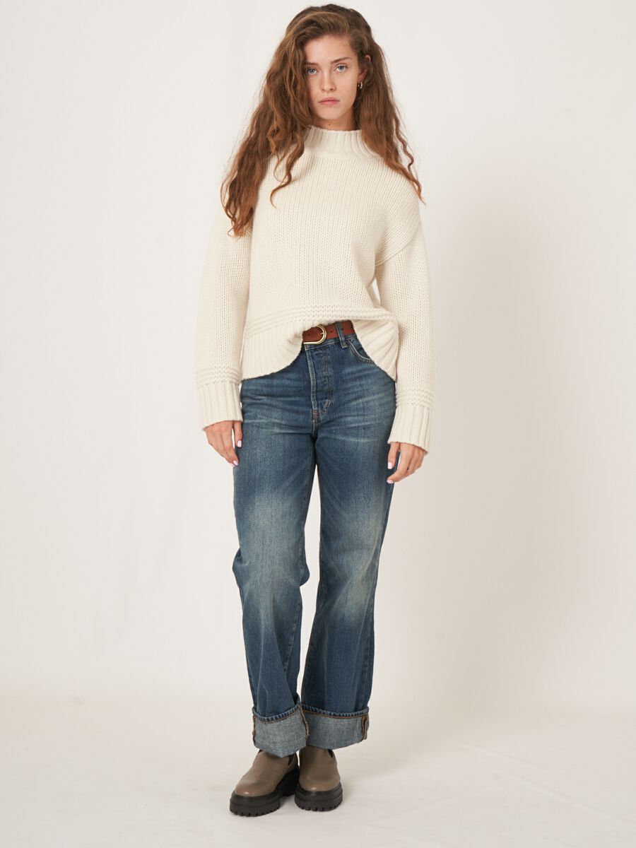 Trui met opstaande kraag en fantasie gebreide details image number 5