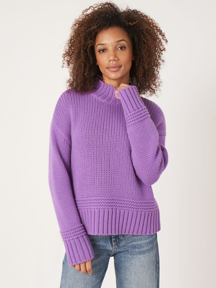 Trui met opstaande kraag en fantasie gebreide details image number 13