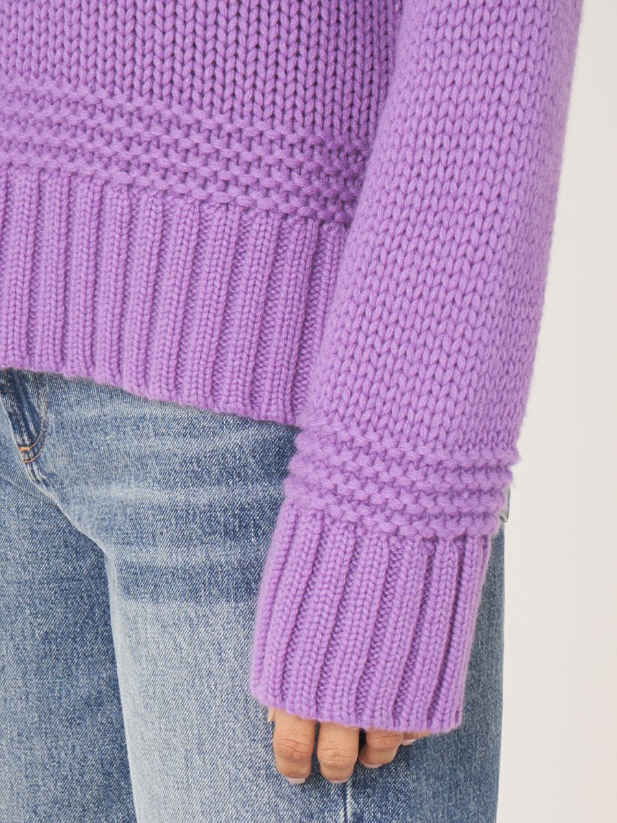 Trui met opstaande kraag en fantasie gebreide details image number 16