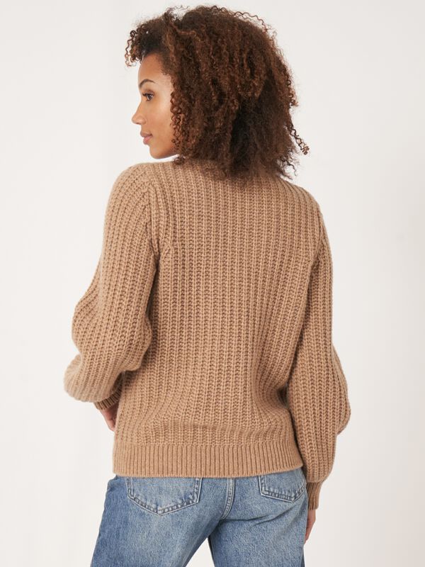 Chunky rib knit cashmere sweater image number 8