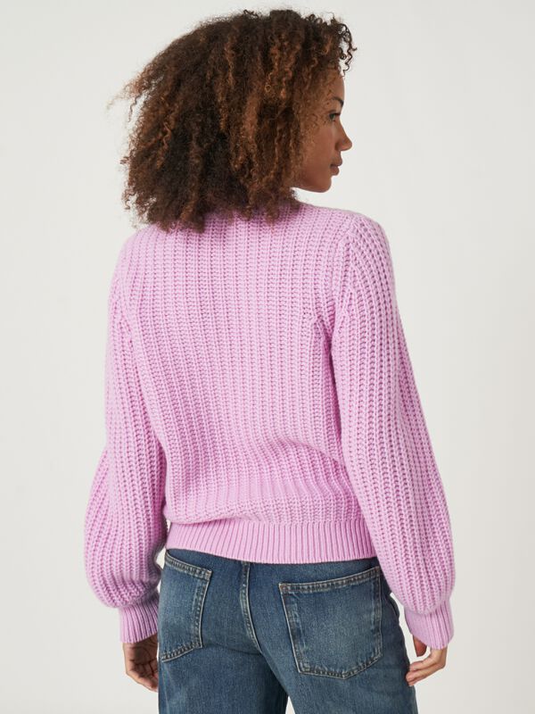 Chunky rib knit cashmere sweater image number 20
