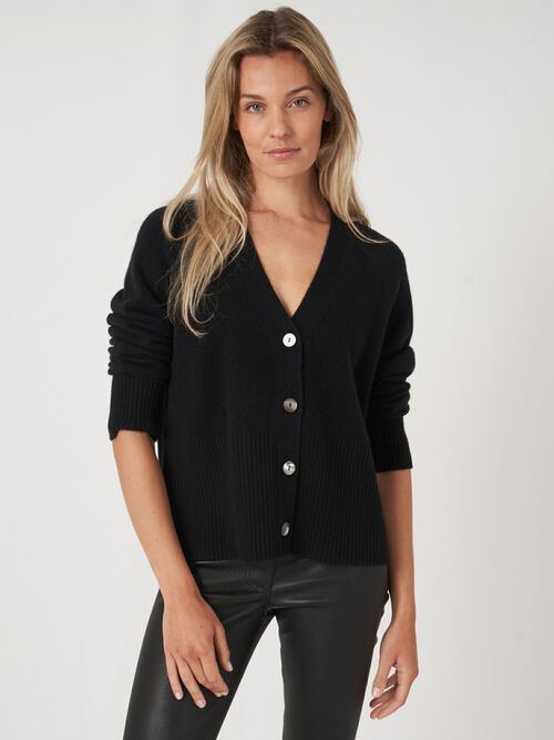 Geknoopt cashmere vest met geribde V-hals