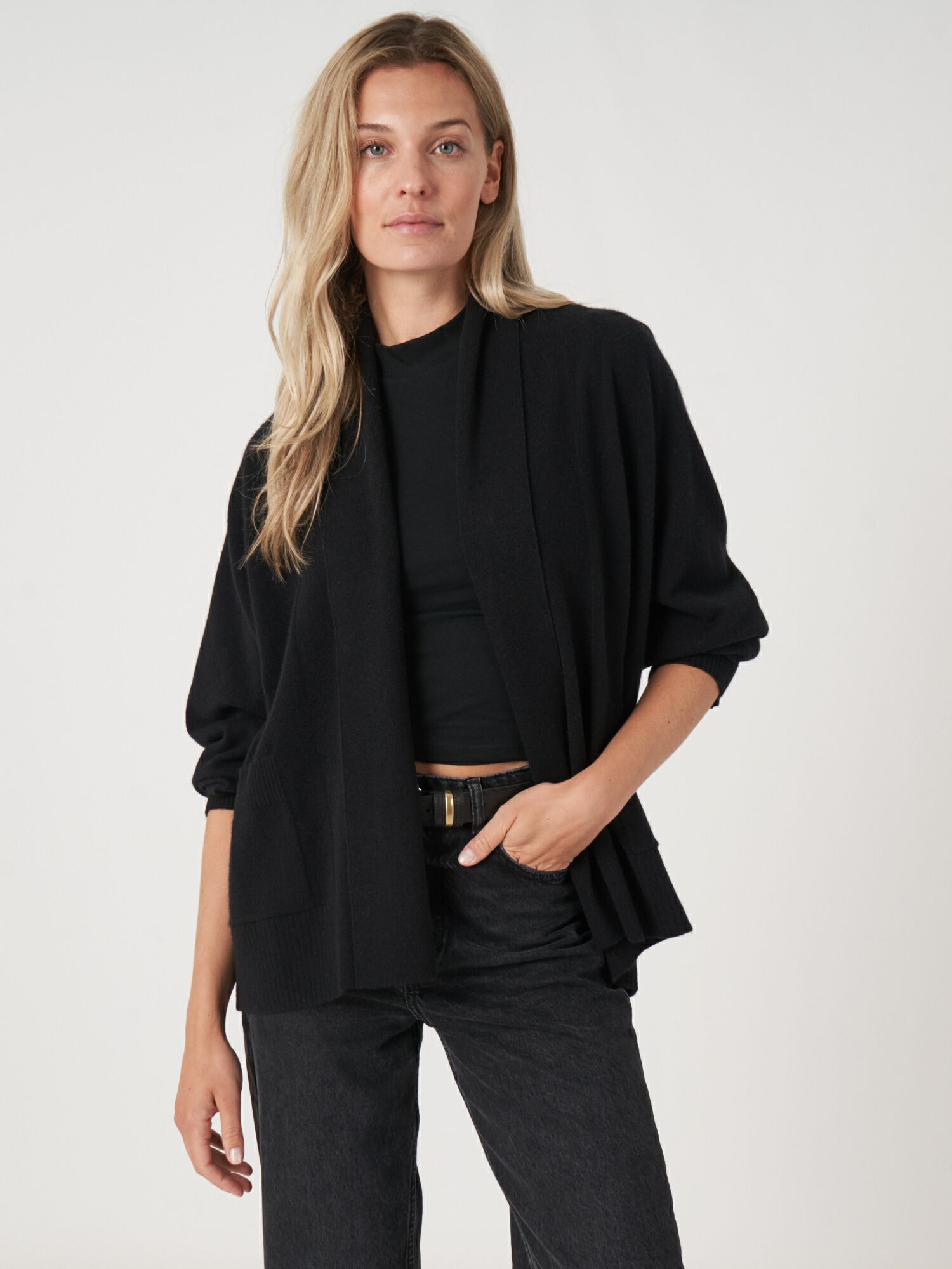 Lightweight soft knit cashmere cardigan with pockets