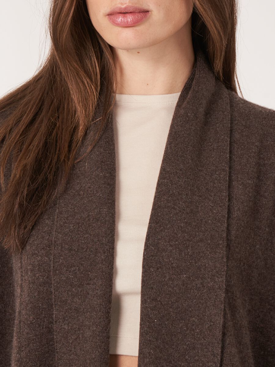 Cardigan ouvert en cachemire à col châle avec poches image number 2
