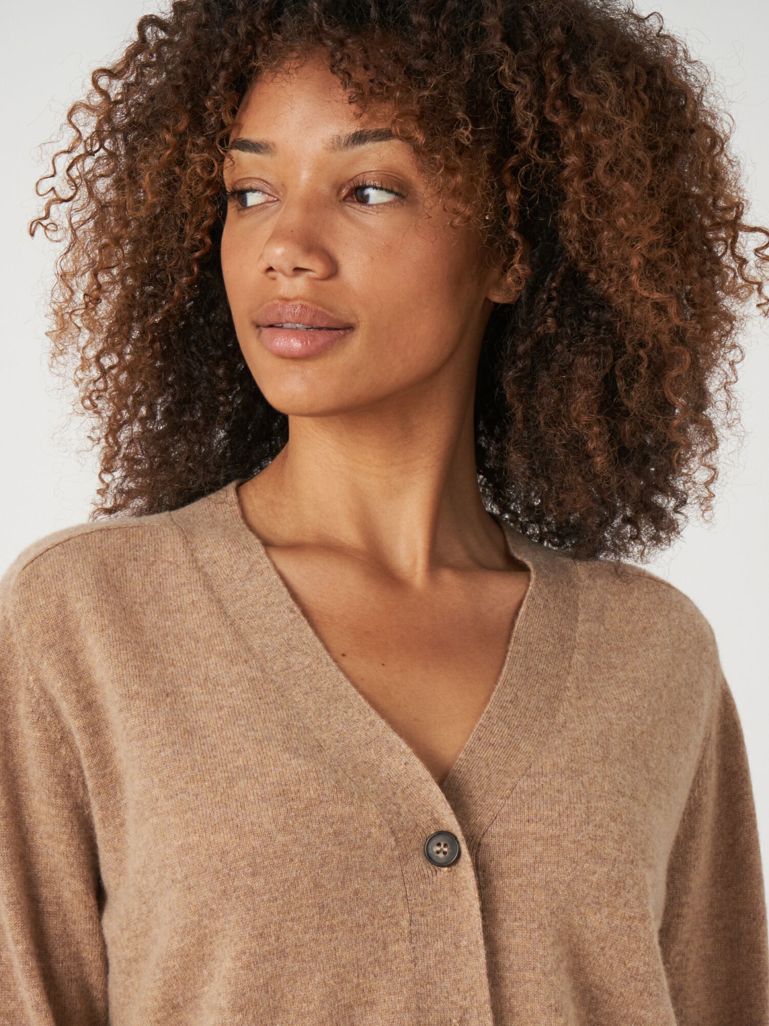 Lightweight soft knit cashmere cardigan with pockets