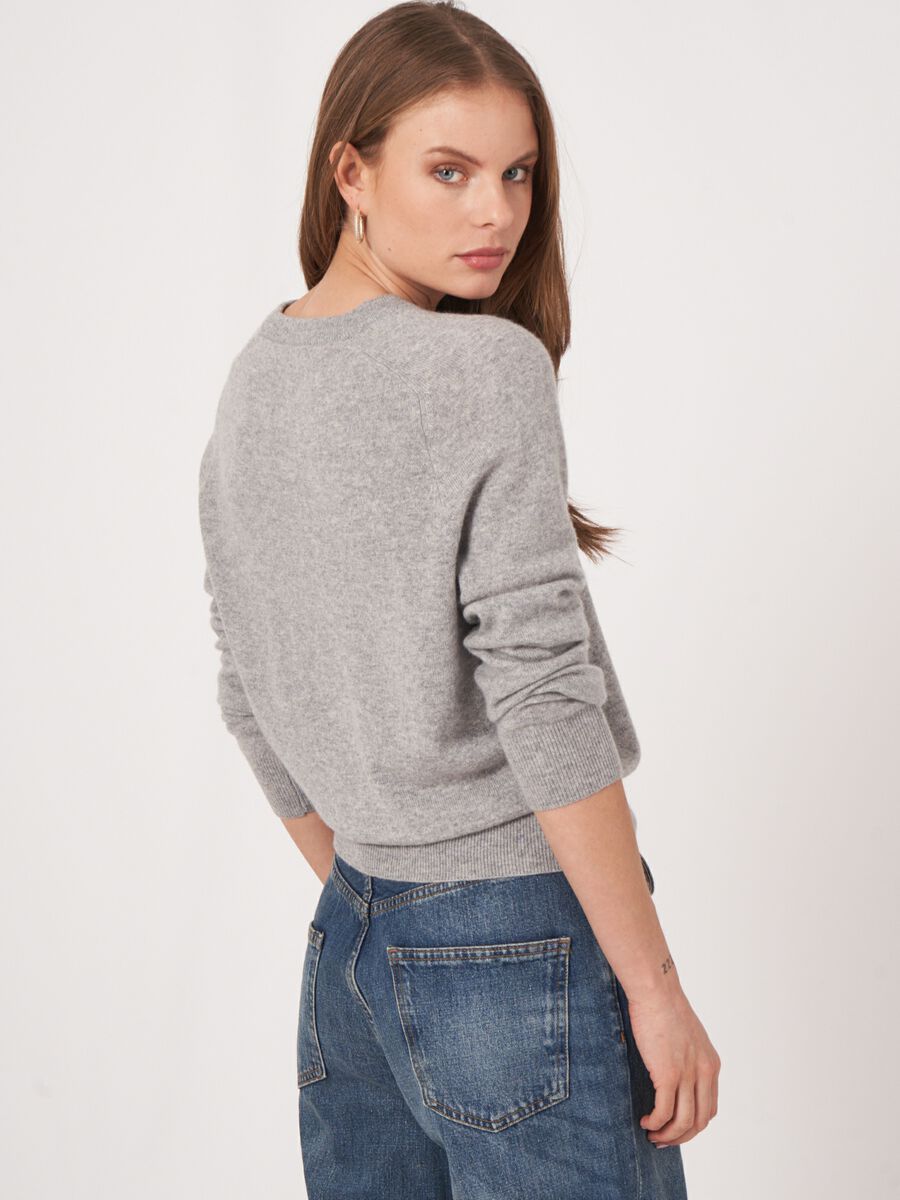 Pull en cachemire &agrave; col rond et manches raglan image number 1