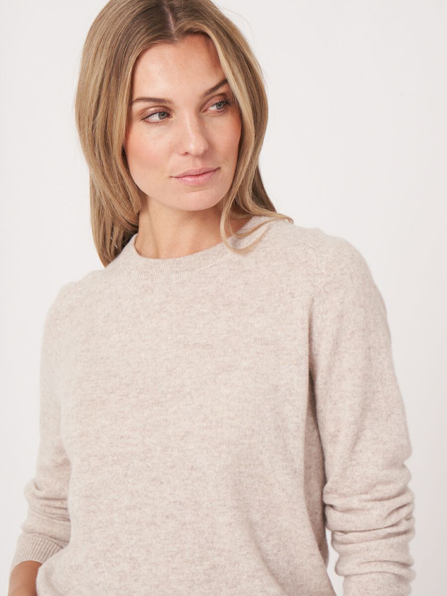 Pull en cachemire &agrave; col rond et manches raglan image number 2