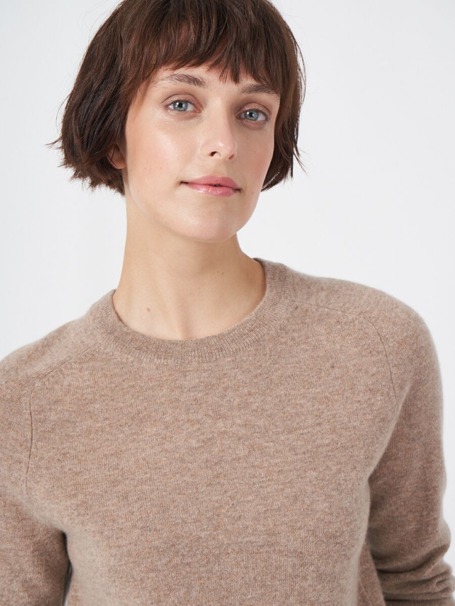 Round neck raglan sleeve cashmere sweater image number 2