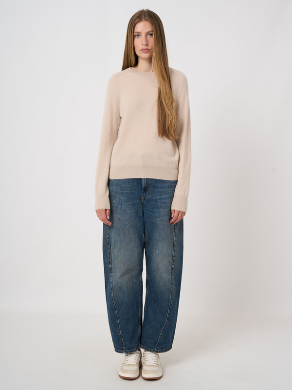 Leichter Kaschmirpullover mit Rundhalsausschnitt image number 2
