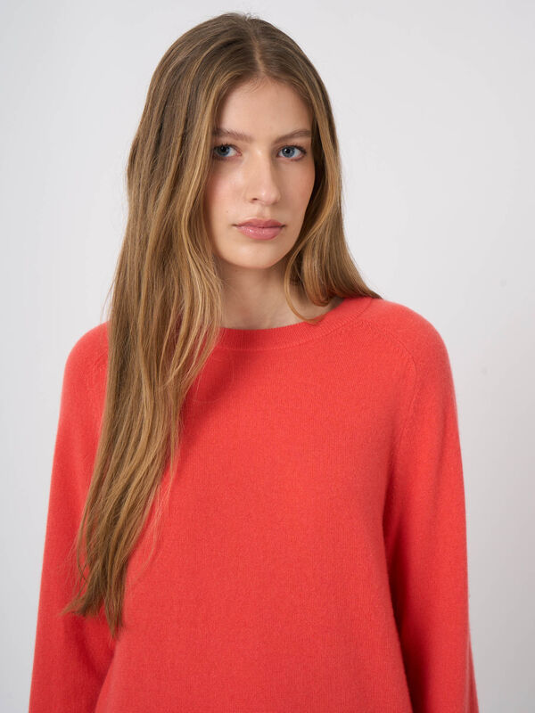 Leichter Kaschmirpullover mit Rundhalsausschnitt image number 1