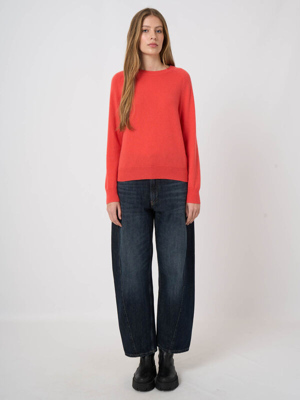 Leichter Kaschmirpullover mit Rundhalsausschnitt image number 4