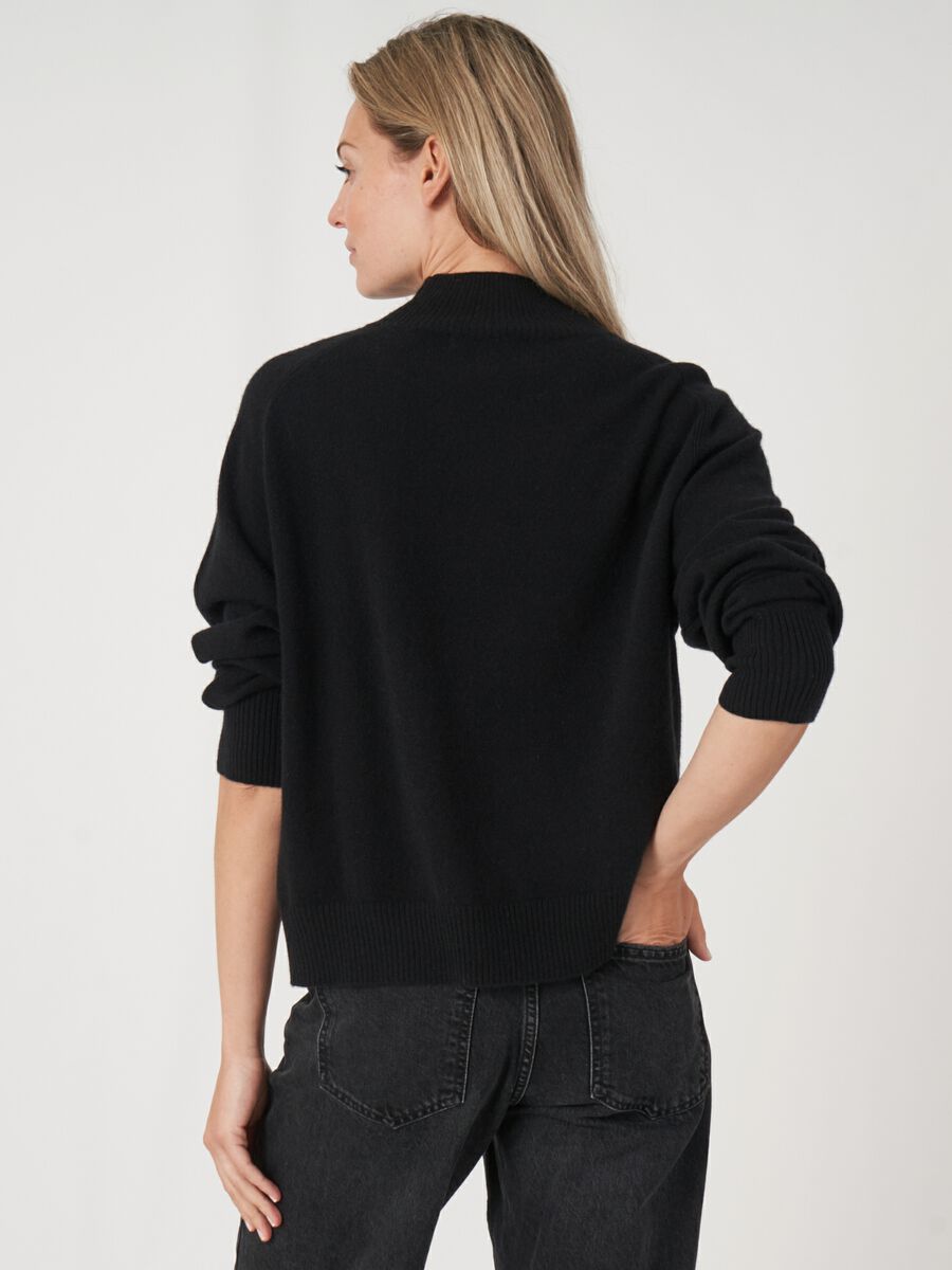 Pull à col montant en cachemire biologique image number 1