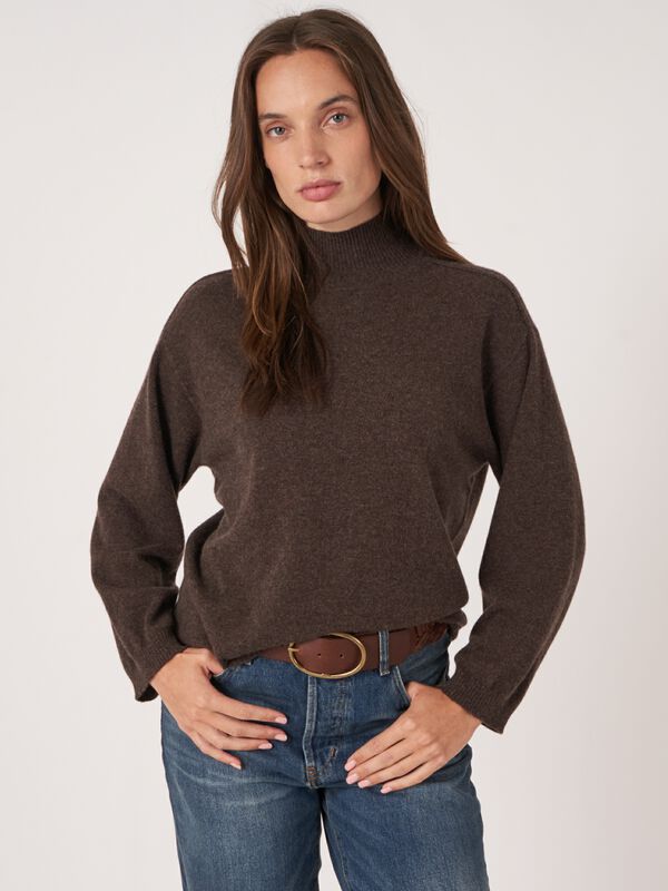 Loose fit organic cashmere with slit stand collar  image number 0