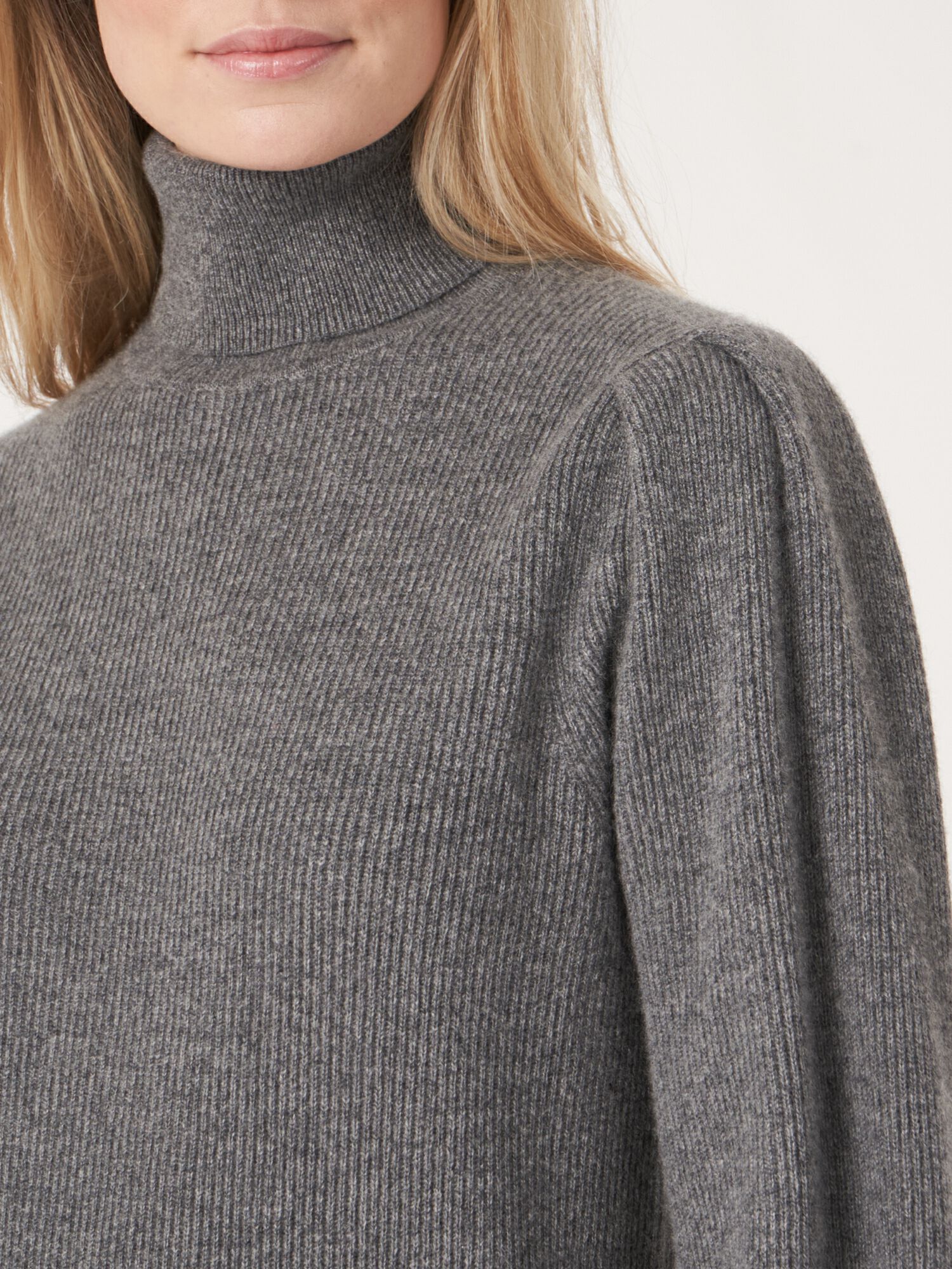 Fine rib knit cashmere high neck sweater